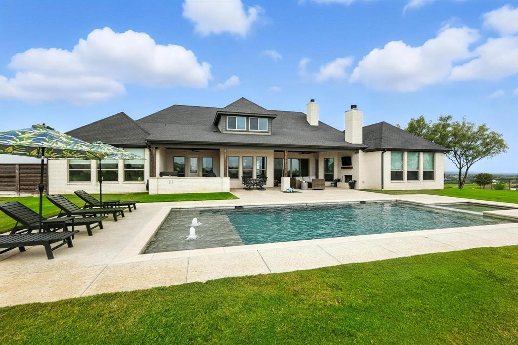 148 Overlook Drive Aledo, TX 76008 - Photo 37 of 40 a front view of a house with a yard