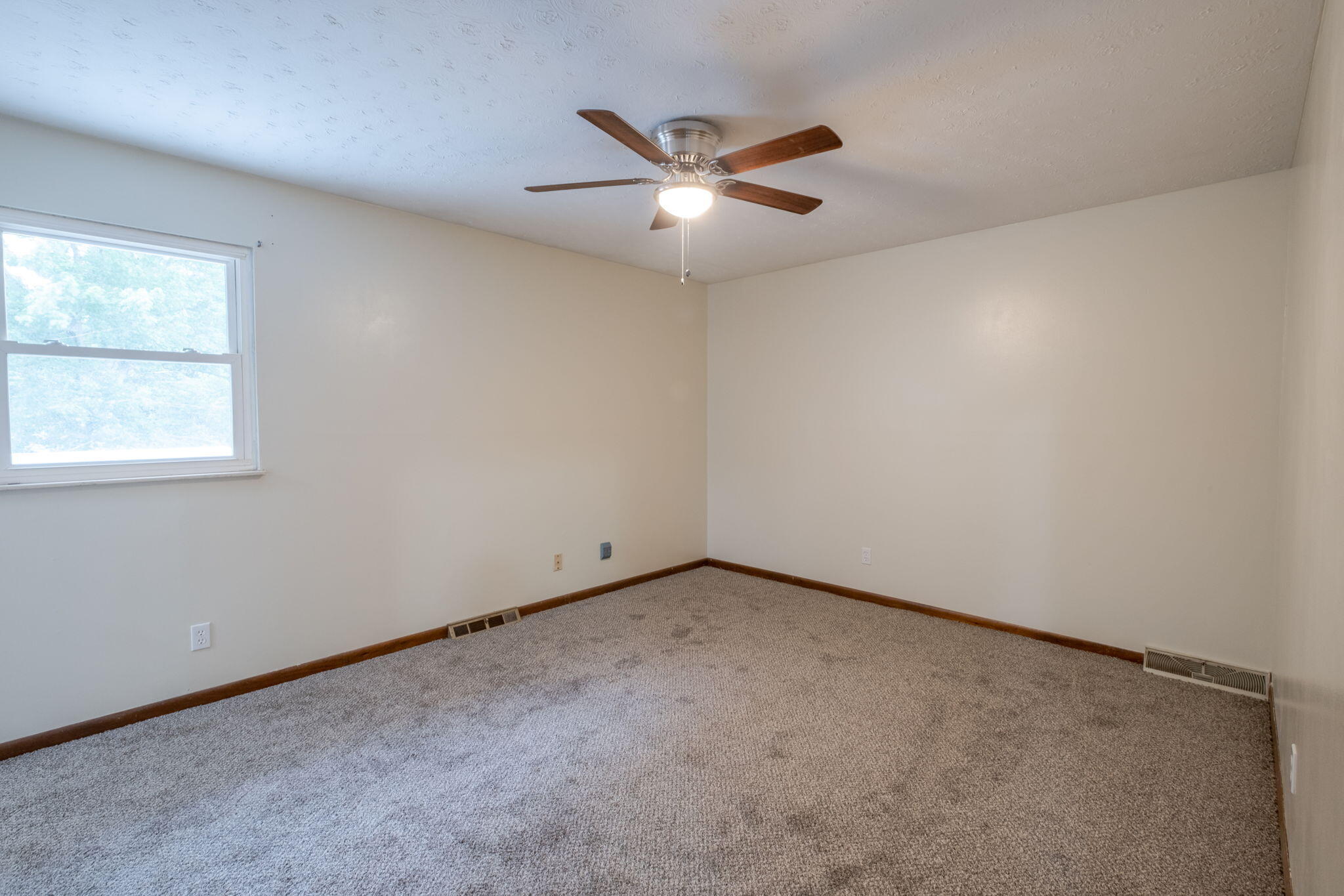 7740 Widdecomb Road Powell, TN 37849 - Photo 22 of 40 24-web-or-mls-7740WiddecombRd-17