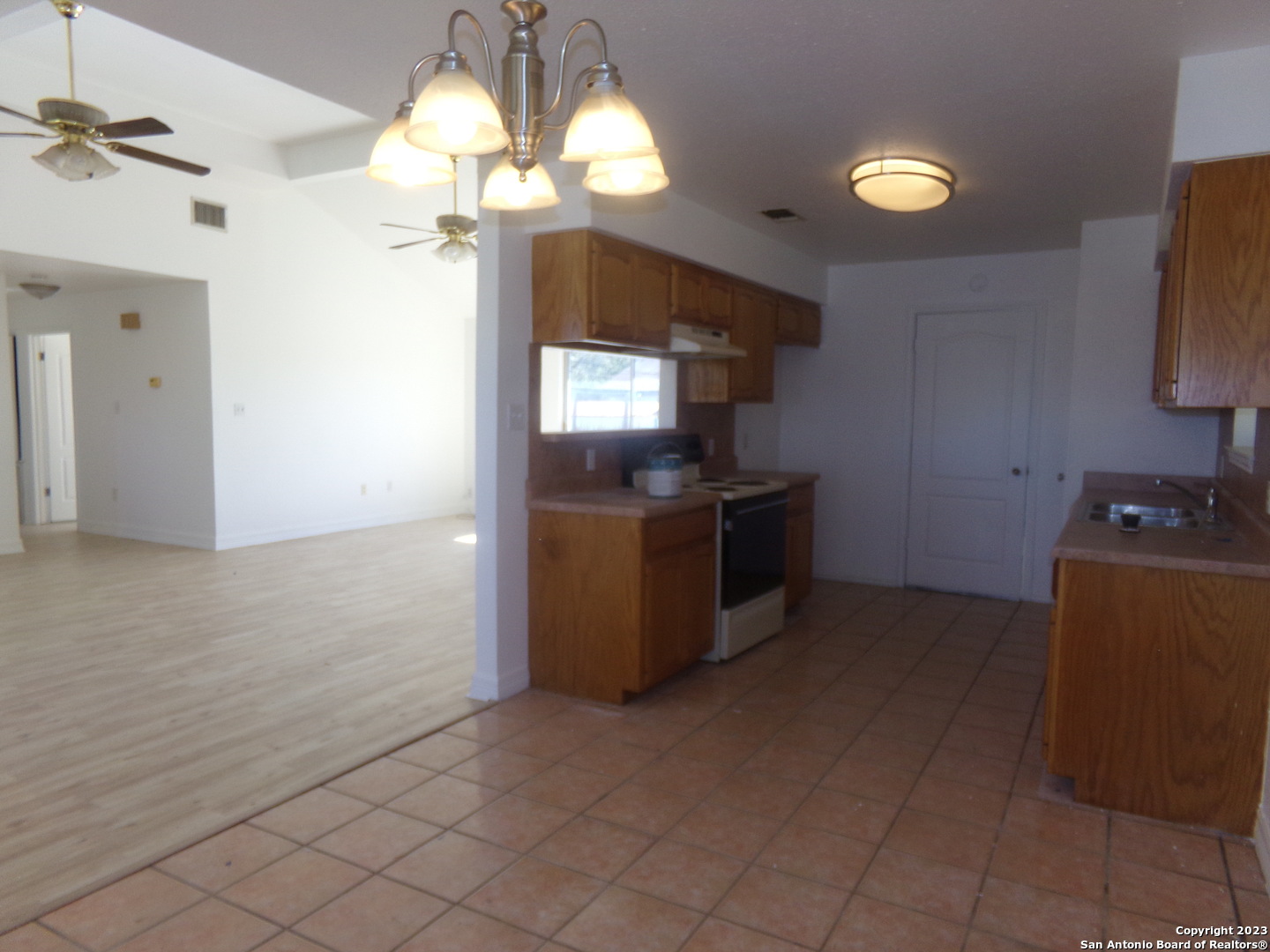 10340 Fowler Road Atascosa, TX 78002 - Photo 15 of 34