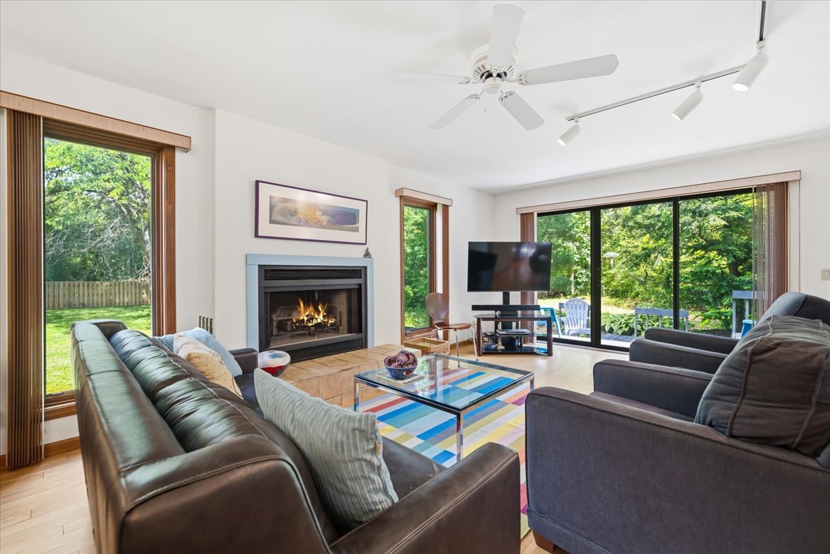 1755 Wiesbrook Road South Wheaton, IL 60189 - Photo 13 of 28