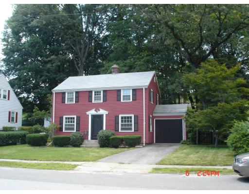 12 Seward Road Stoneham, MA 02180 - Photo 1 of 11 Gallery Image 1