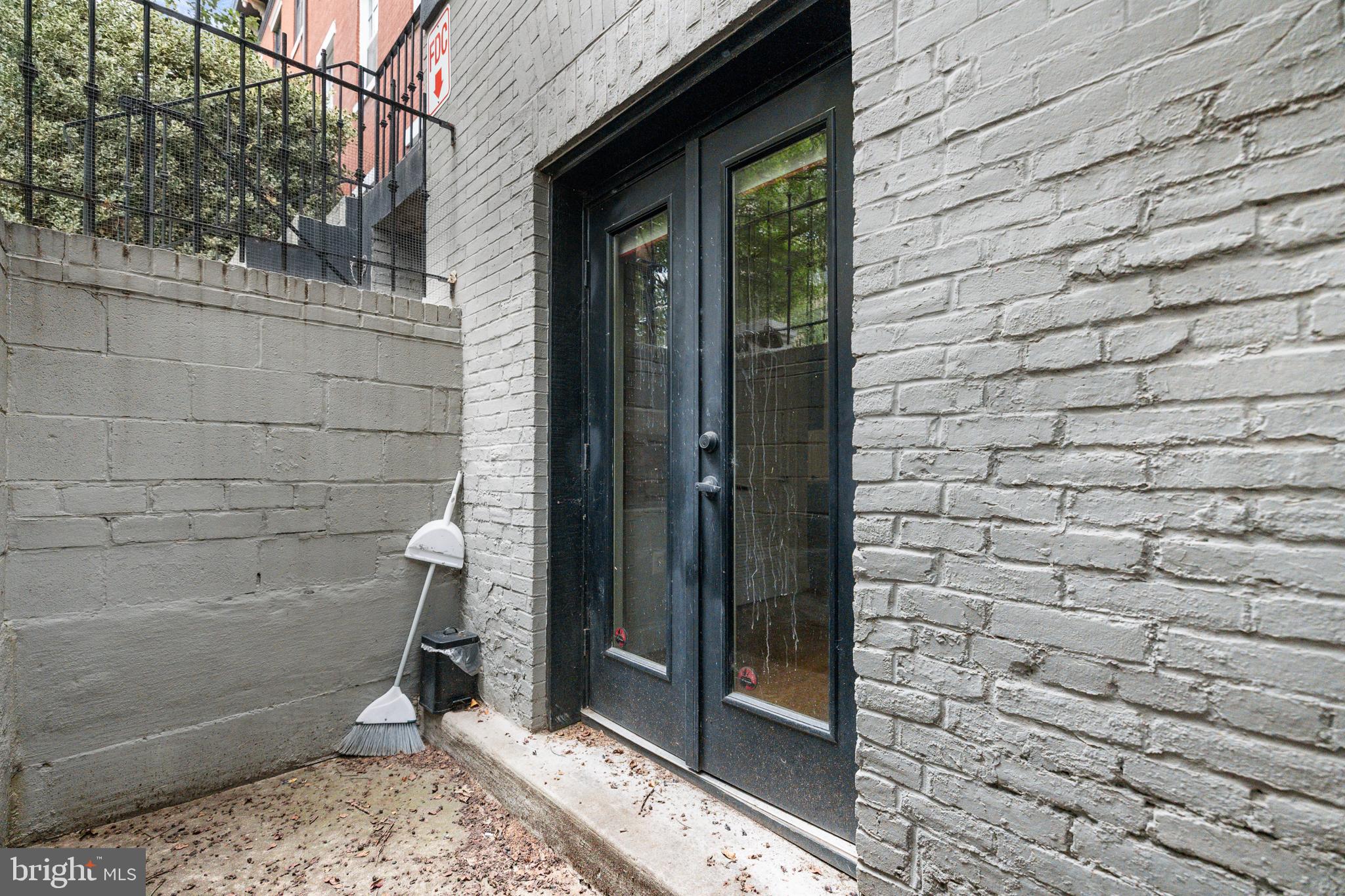 1109 M Street Northwest, Unit 1 Washington, DC 20005 - Photo 25 of 32