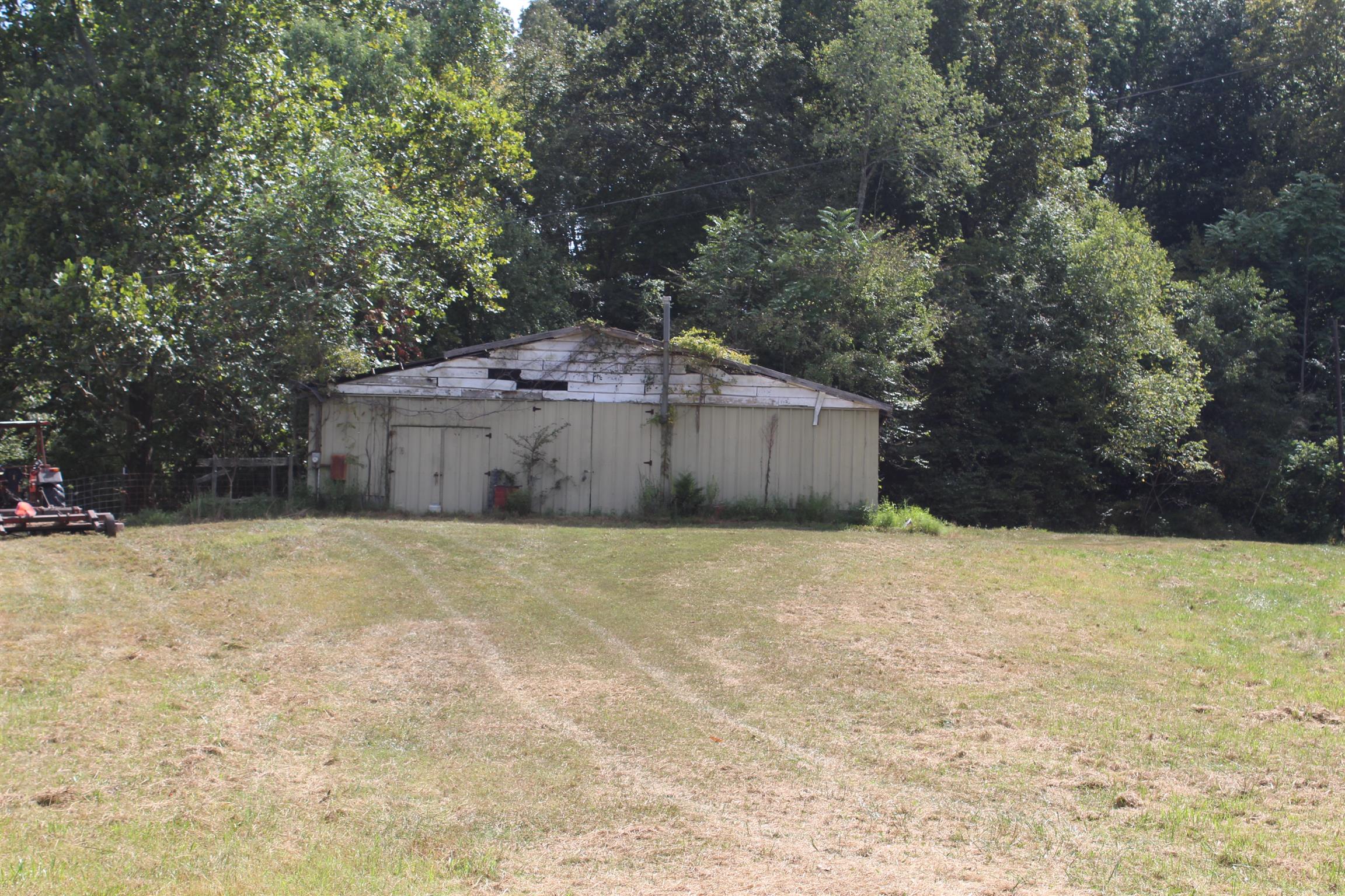 932 CCC Road McEwen, TN 37101 - Photo 30 of 30 a backyard of a house