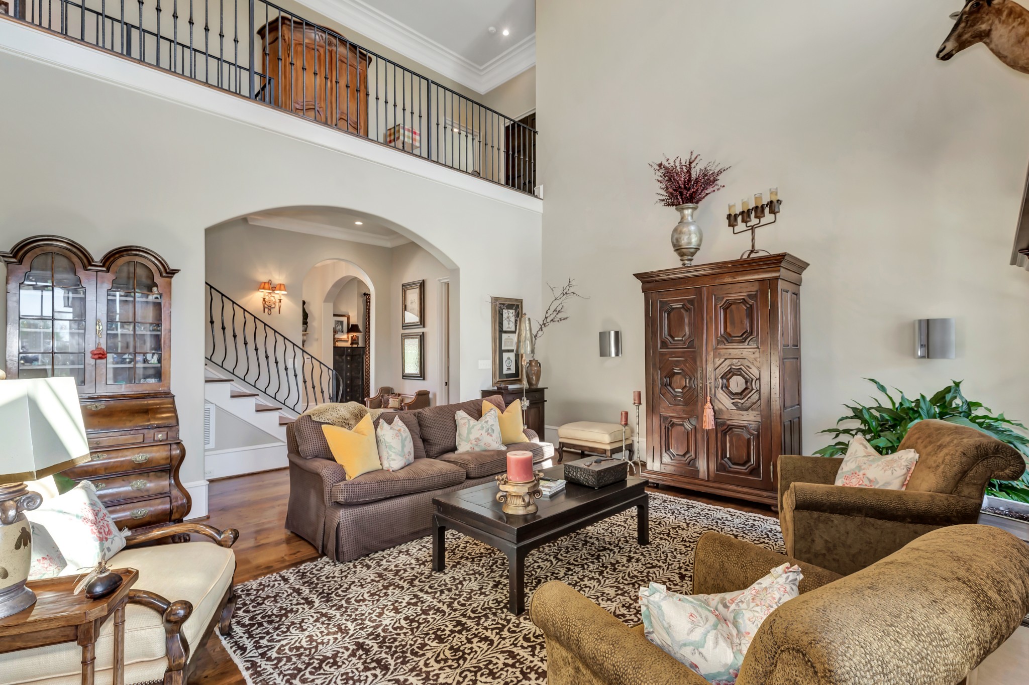 7195 Barker Road Athens, AL 35614 - Photo 33 of 49 a living room with furniture and a potted plant