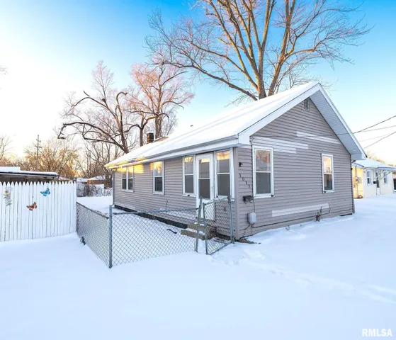 $76,500 | 1017 South 12th Street, Pekin, IL 61554