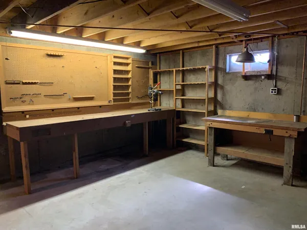 $240,000 | 2424 Curved Creek Road, Quincy, IL 62305