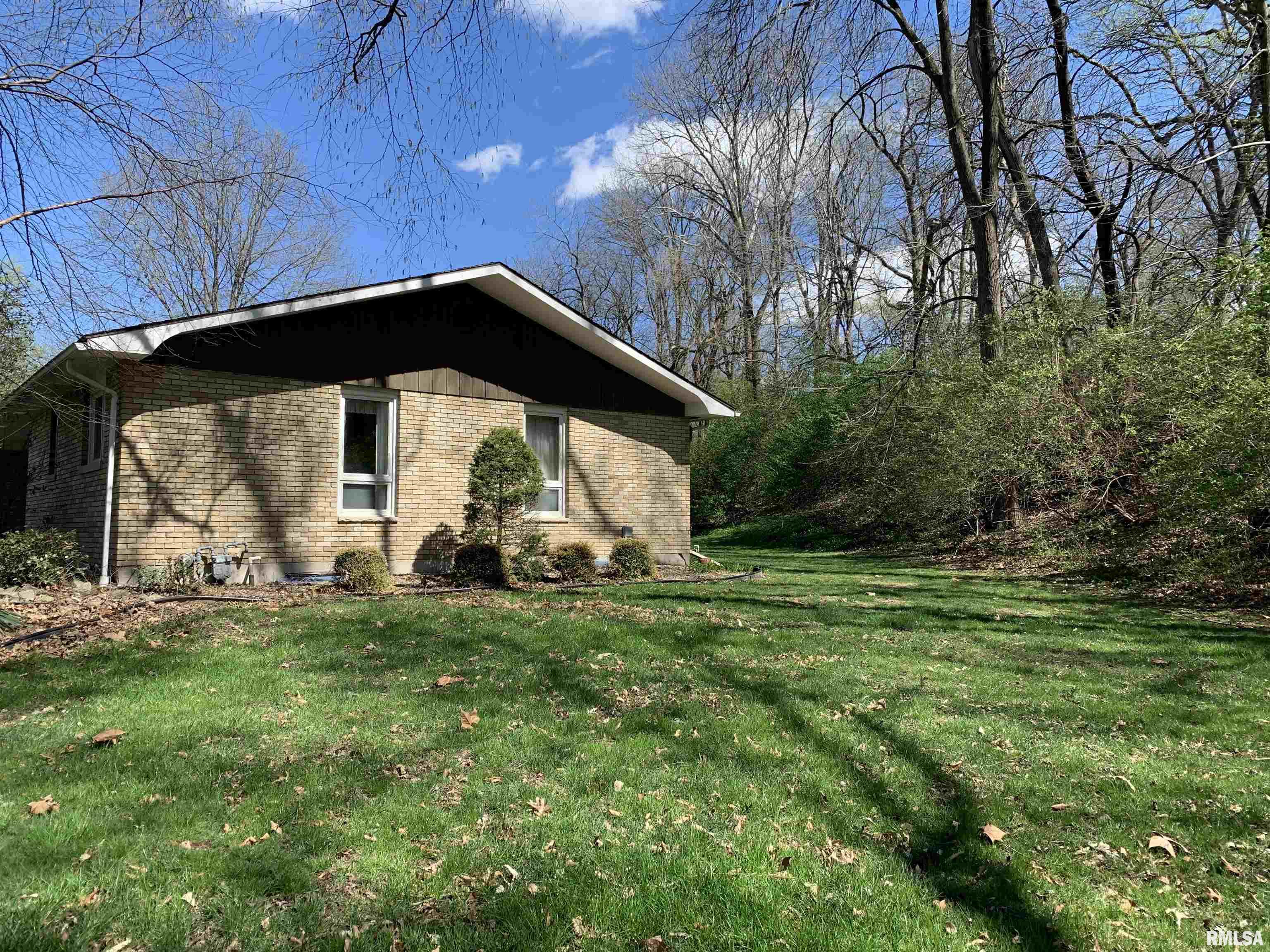 2424 Curved Creek Road Quincy, IL 62305 - Photo 4 of 21