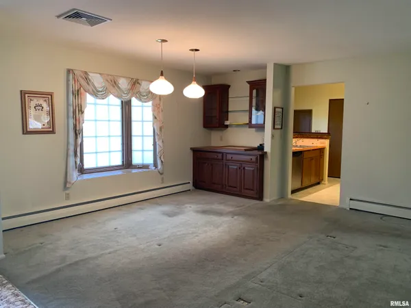 $240,000 | 2424 Curved Creek Road, Quincy, IL 62305