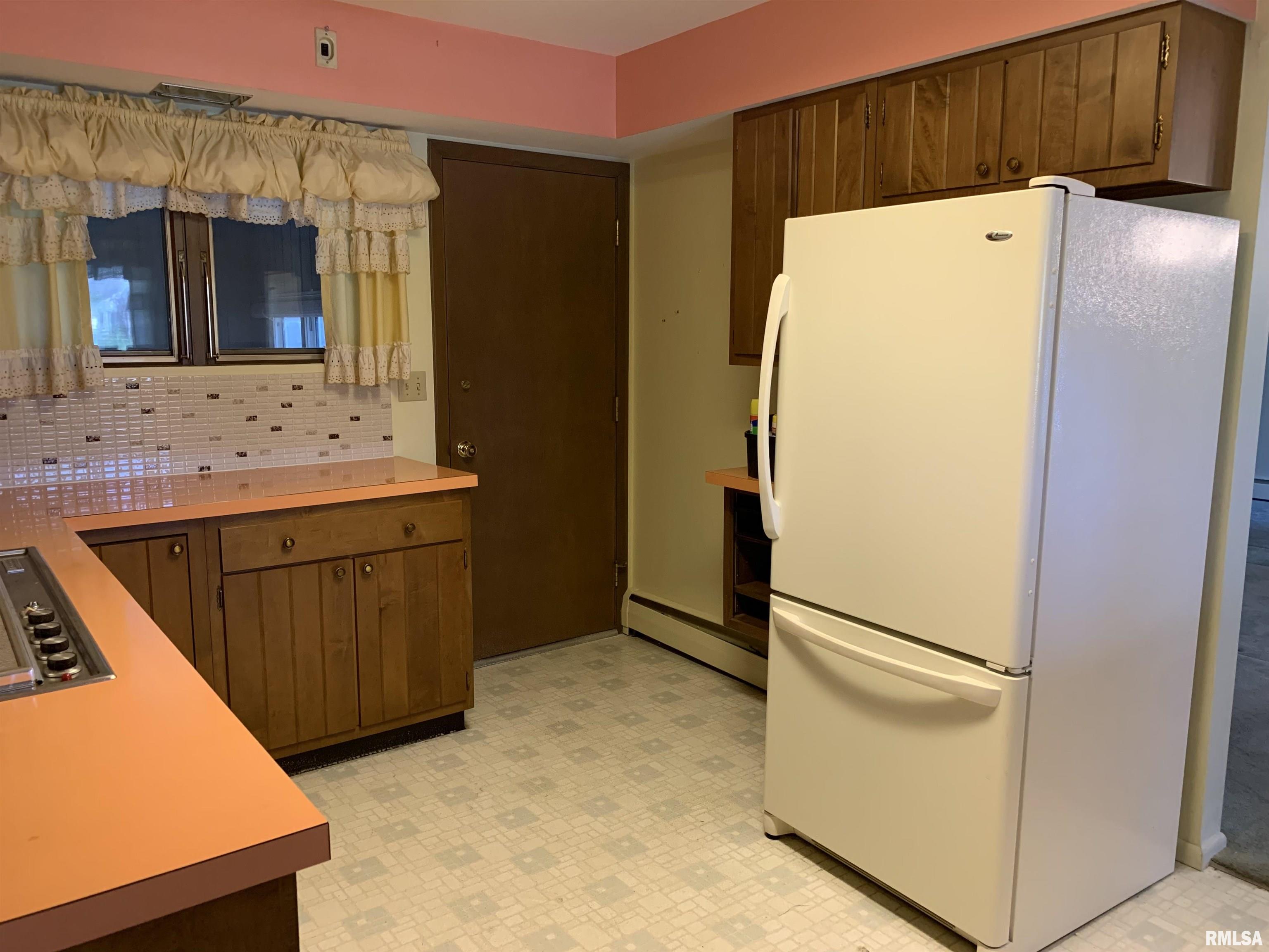 2424 Curved Creek Road Quincy, IL 62305 - Photo 9 of 21