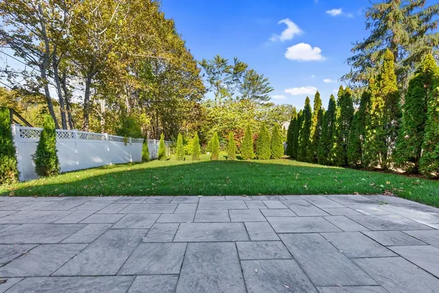 a view of a yard and entertaining space