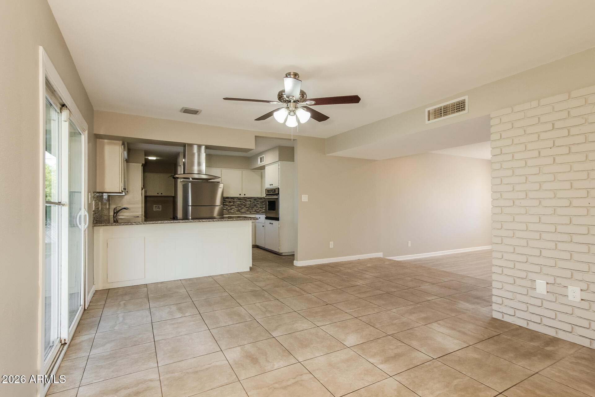 3902 West Davidson Lane Phoenix, AZ 85051 - Photo 7 of 21 007-photo-dining-room-15047648
