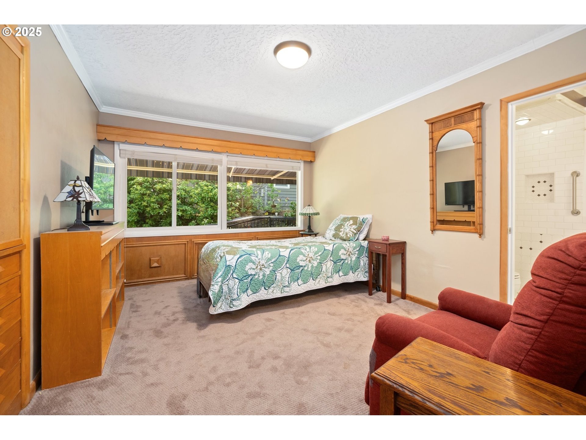 660 Southwest Evans Street Portland, OR 97219 - Photo 21 of 36