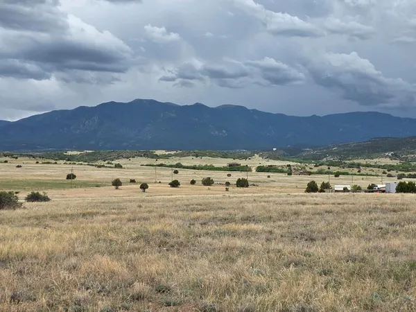 a view of an outdoor space