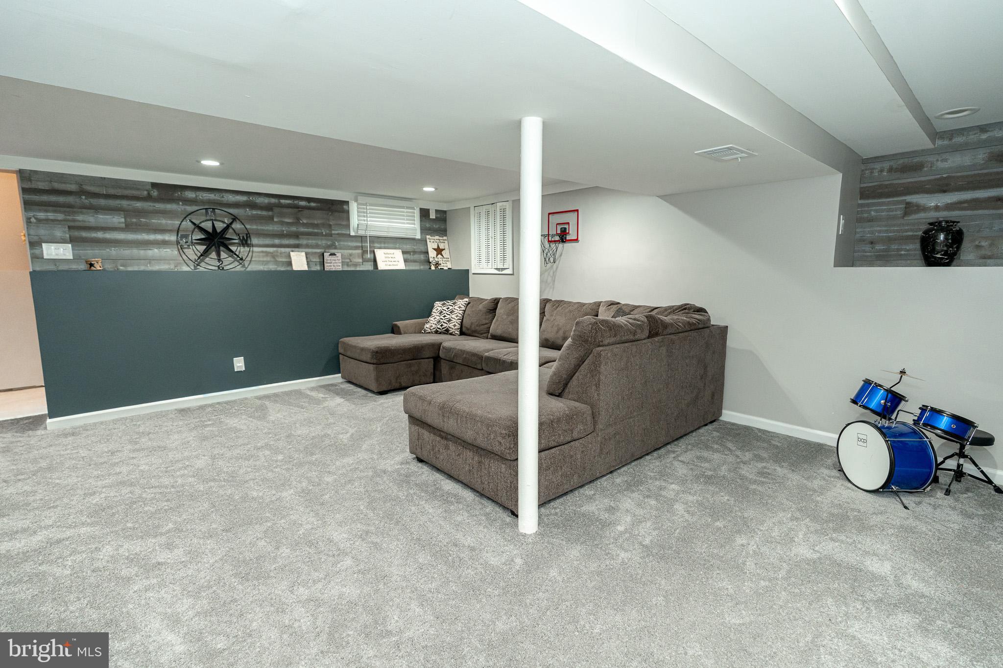 220 Pinewood Road Baltimore, MD 21222 - Photo 25 of 45