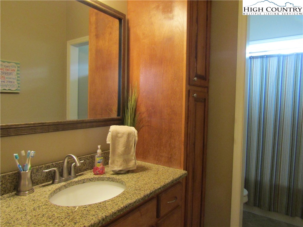 1521 Golf Course Road West Jefferson, NC 28694 - Photo 15 of 24 Gallery Image 15