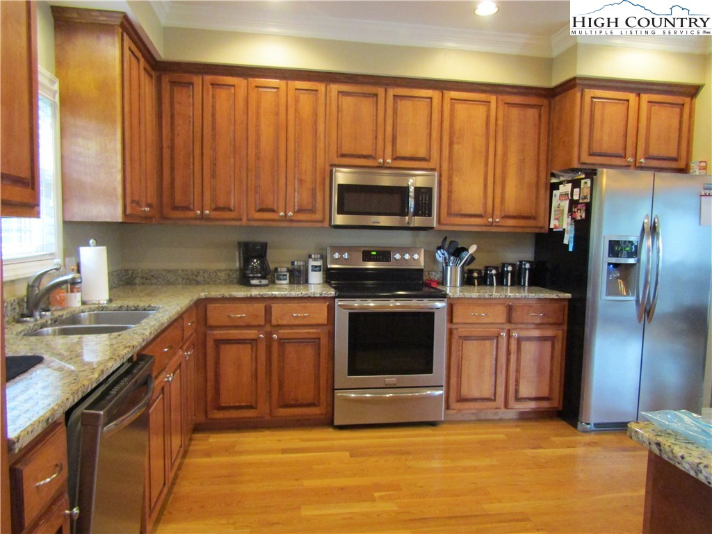 1521 Golf Course Road West Jefferson, NC 28694 - Photo 2 of 24 Gallery Image 2