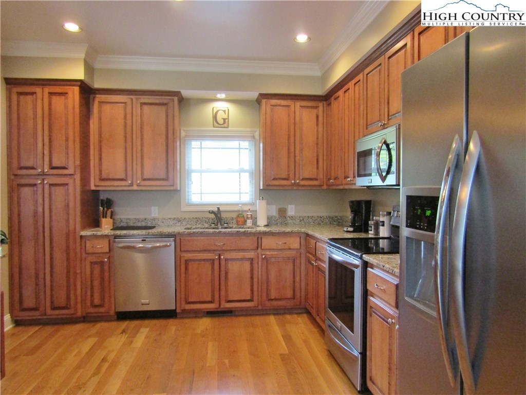 1521 Golf Course Road West Jefferson, NC 28694 - Photo 3 of 24 Gallery Image 3