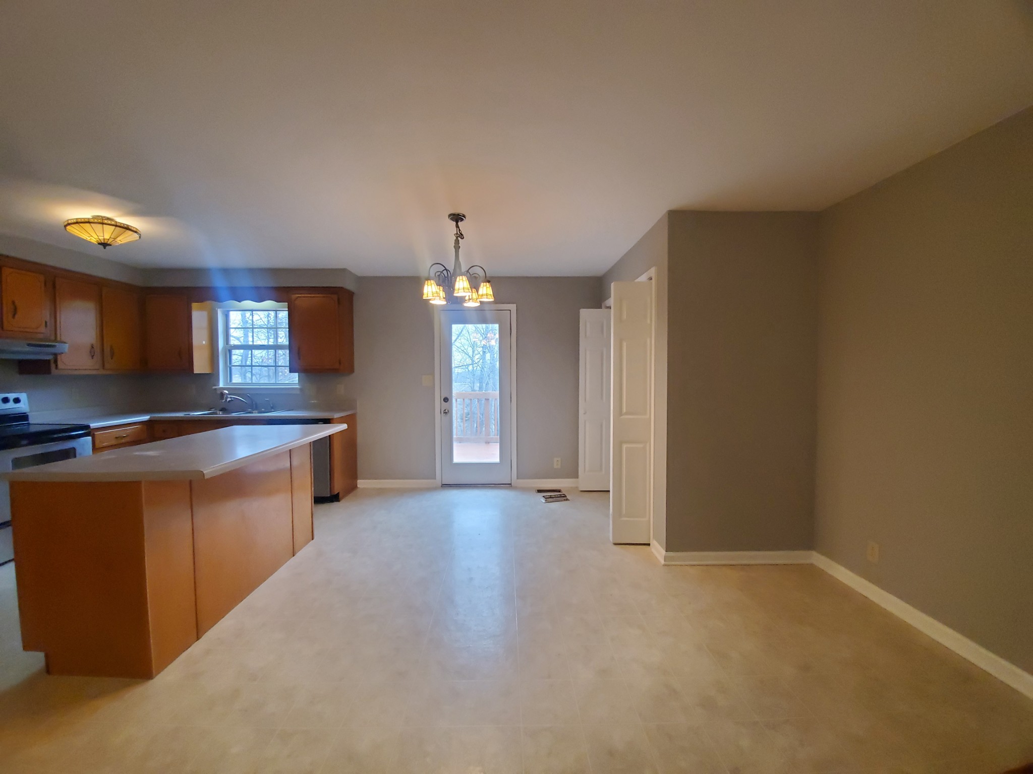 1828 Chester Harris Road Woodlawn, TN 37191 - Photo 9 of 20 Gallery Image 9
