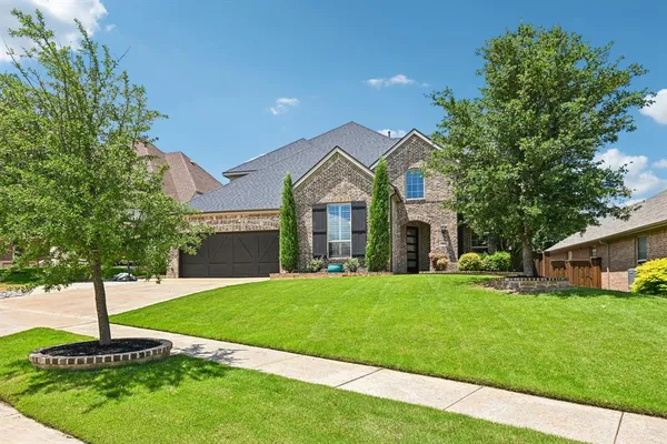 $924,999 | 916 Champions Court, Roanoke, TX 76262