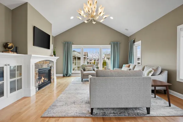 $925,000 | 13 Arboredge Way, Fitchburg, WI 53711