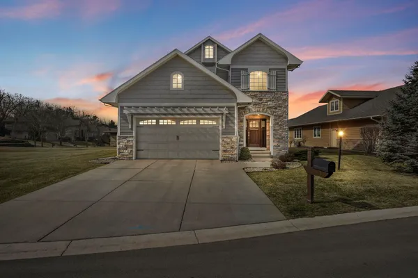$925,000 | 13 Arboredge Way, Fitchburg, WI 53711