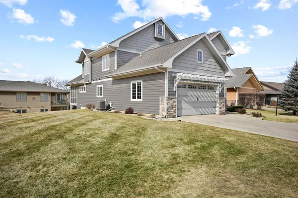 $925,000 | 13 Arboredge Way, Fitchburg, WI 53711