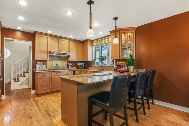 $619,900 | 625 Bruce Avenue, Flossmoor, IL 60422