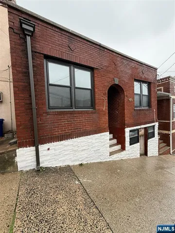 $3,075 | 1205 Hillside Place, Unit 2, North Bergen, NJ 07047