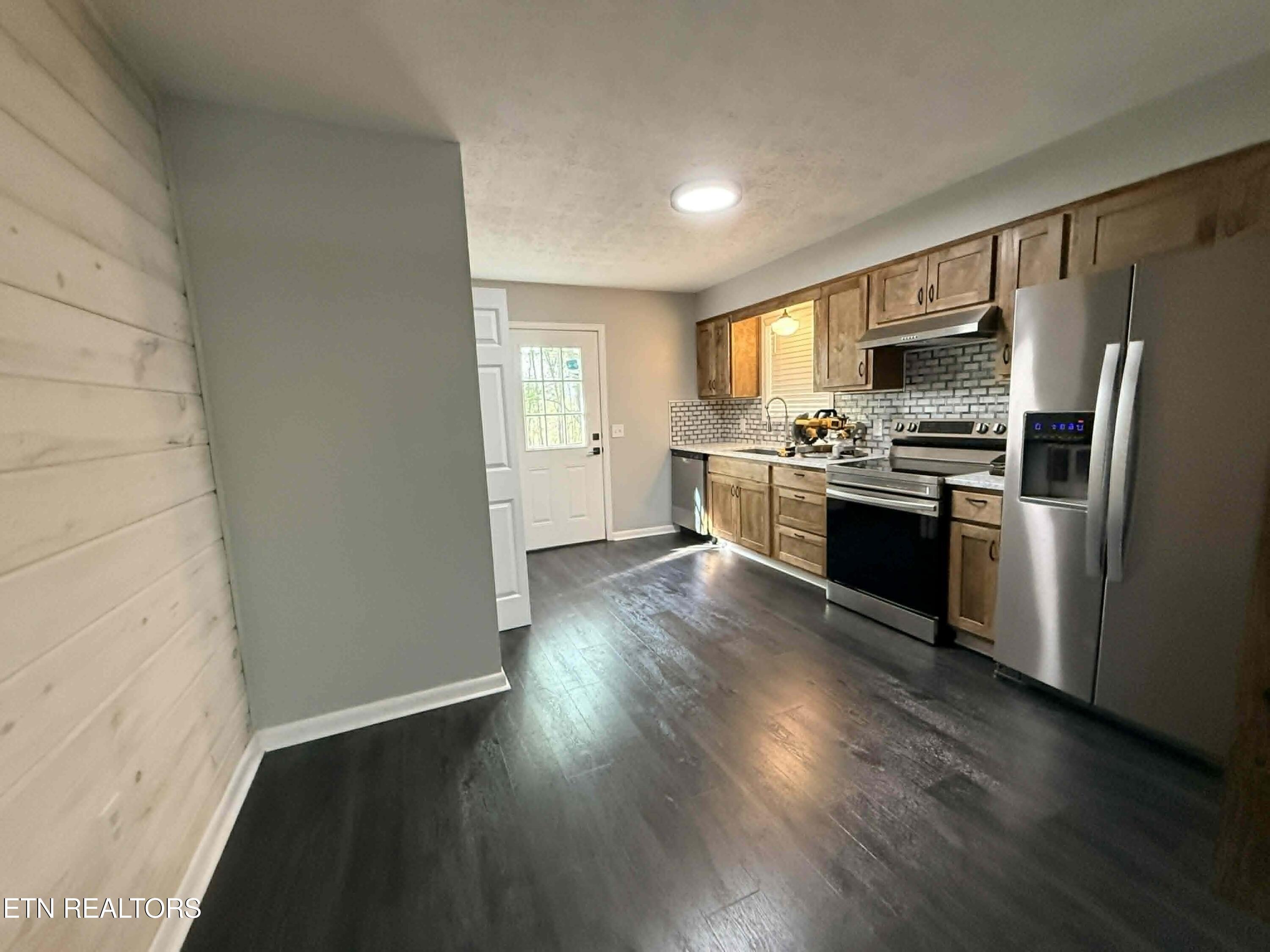 242 Joe Barnett Road Jamestown, TN 38556 - Photo 9 of 24 94ba8811-f281-4010-9790-775e8bbe68e8