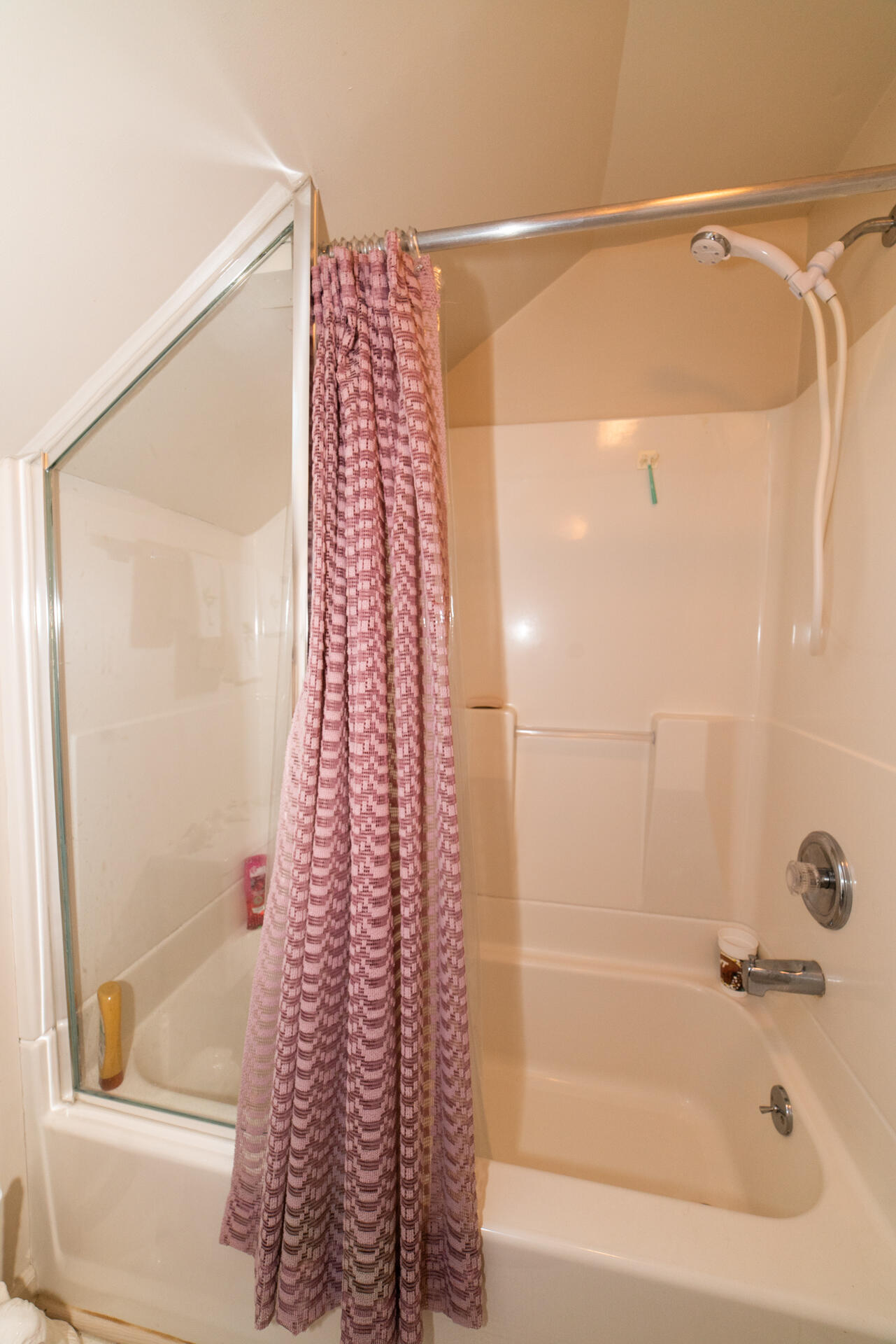 8796 Roanoke Road Elliston, VA 24087 - Photo 26 of 40 el upper shower