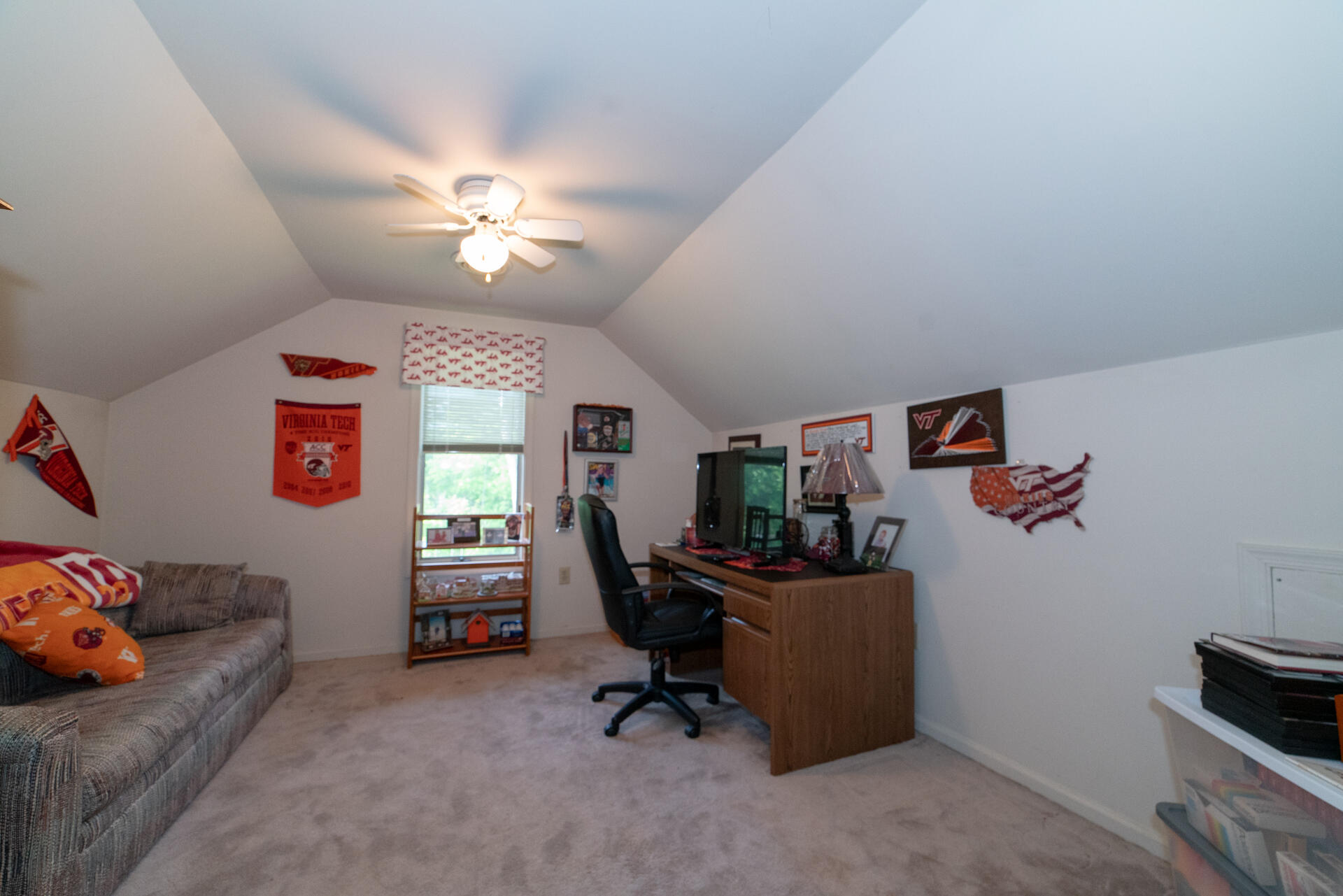 8796 Roanoke Road Elliston, VA 24087 - Photo 28 of 40 el upper bedroom