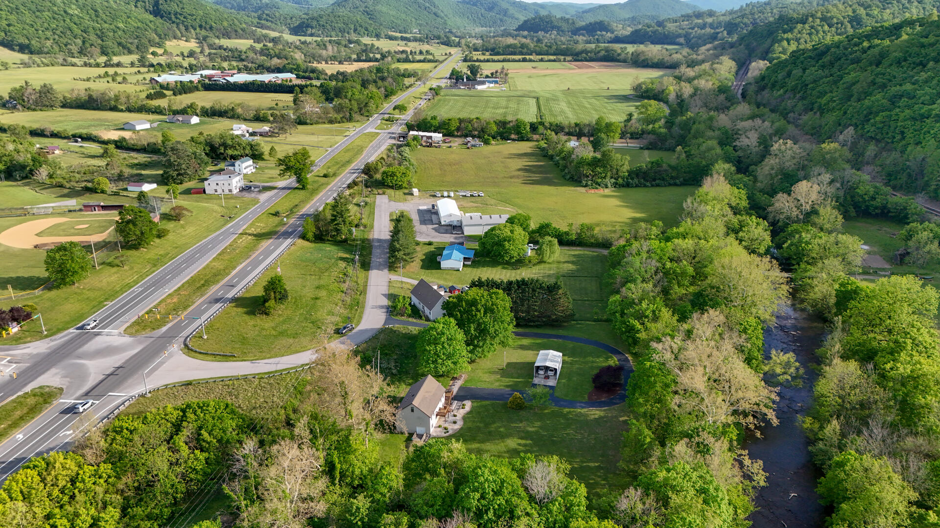 8796 Roanoke Road Elliston, VA 24087 - Photo 39 of 40 el aerial towards se