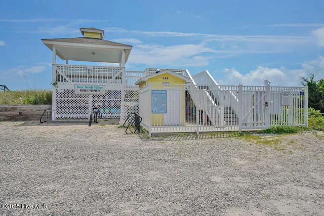 $1,165,000 | 822 Cutter Court, Kure Beach, NC 28449