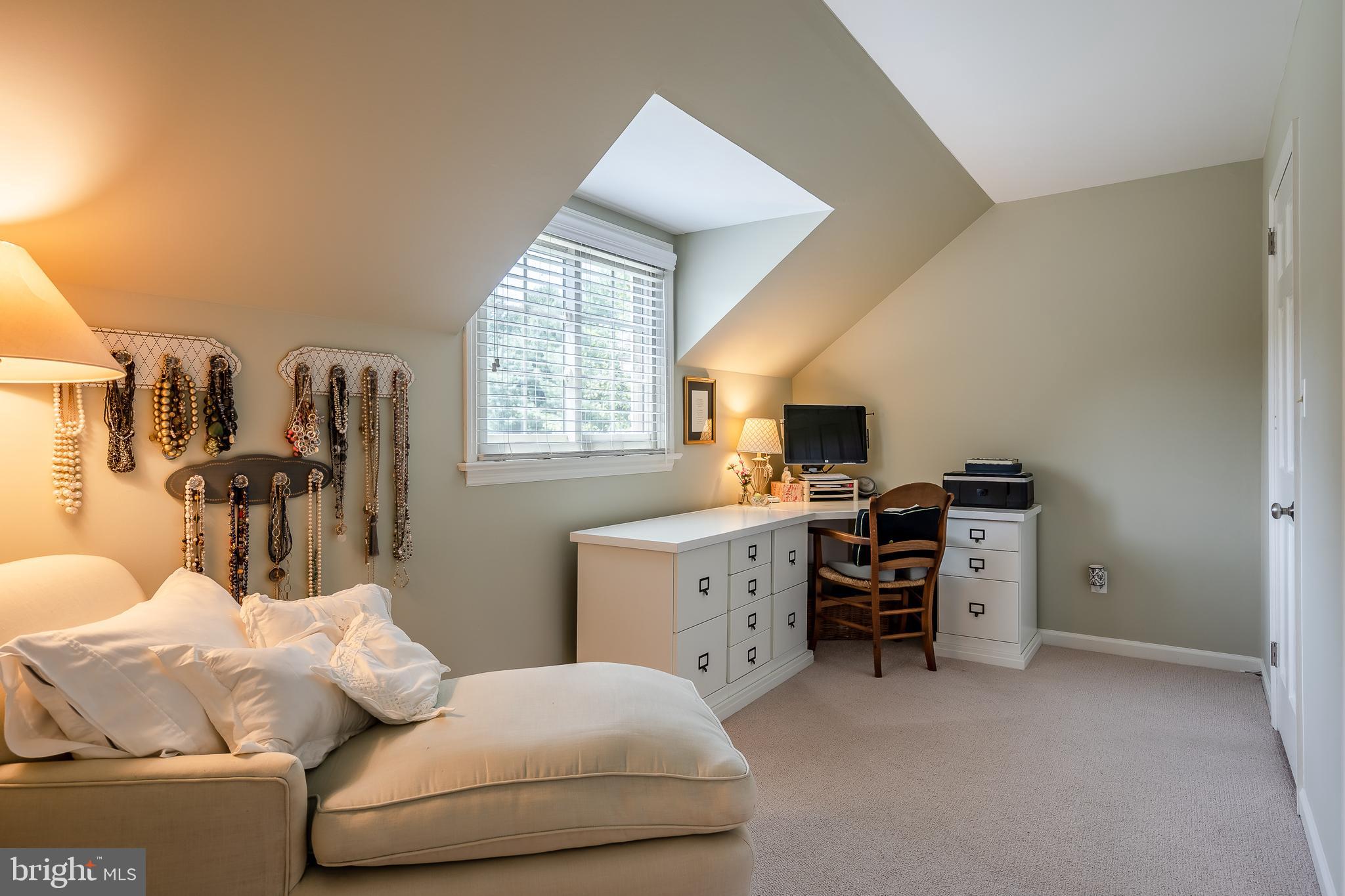 39 Longview Road Coatesville, PA 19320 - Photo 16 of 32 Sitting Room