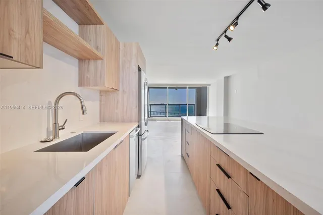 $8,500 | 1541 Brickell Avenue, Unit B3503, Miami, FL 33129