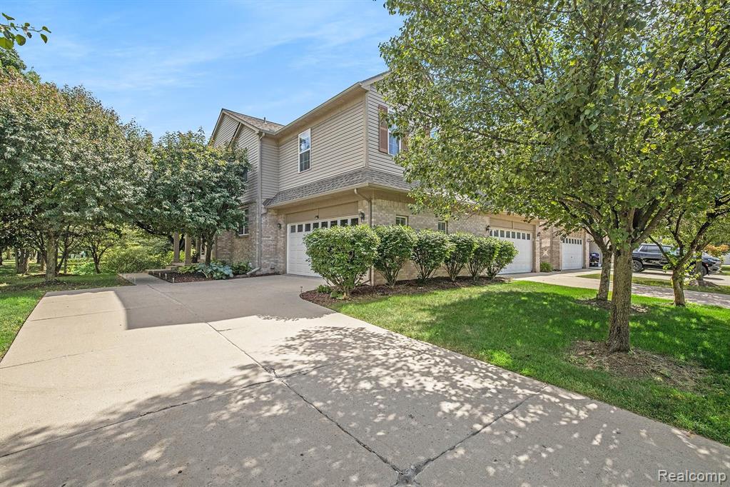 41531 Glade Road Canton, MI 48187 - Photo 1 of 37