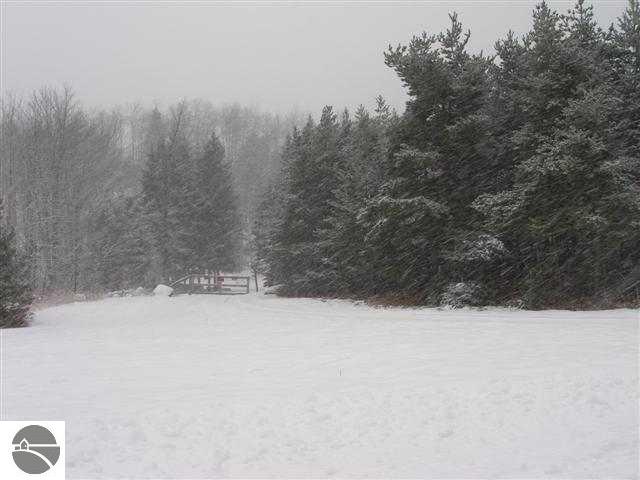 2471 Hoosier Valley Road Traverse City, MI 49685 - Photo 2 of 10 1699799-1.JPG