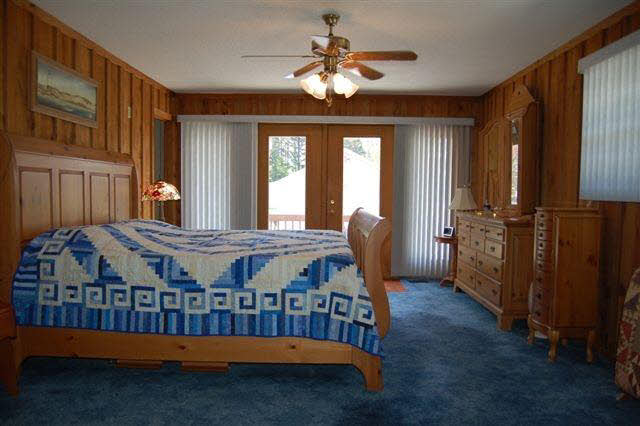 399 West Temperance Road Temperance, MI 48182 - Photo 16 of 18 MASTER BEDROOM