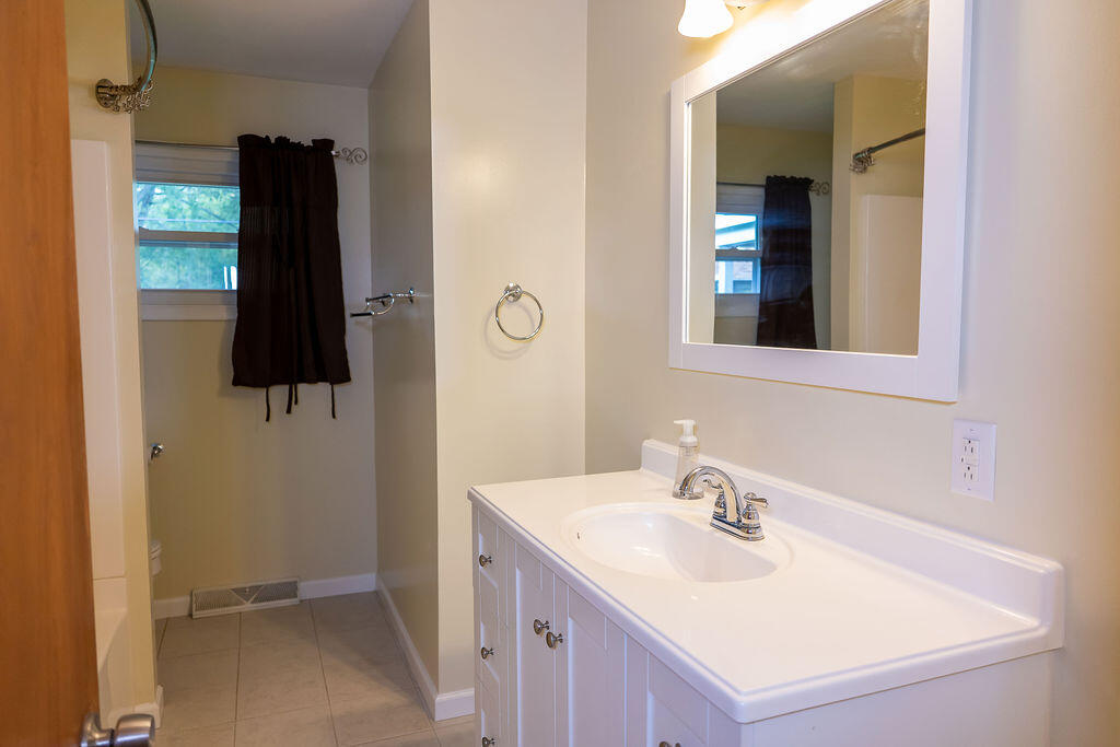 4200 Bentley Road Springfield, OH 45504 - Photo 6 of 11