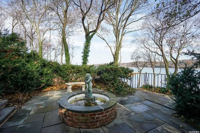 a outdoor space with plants and trees