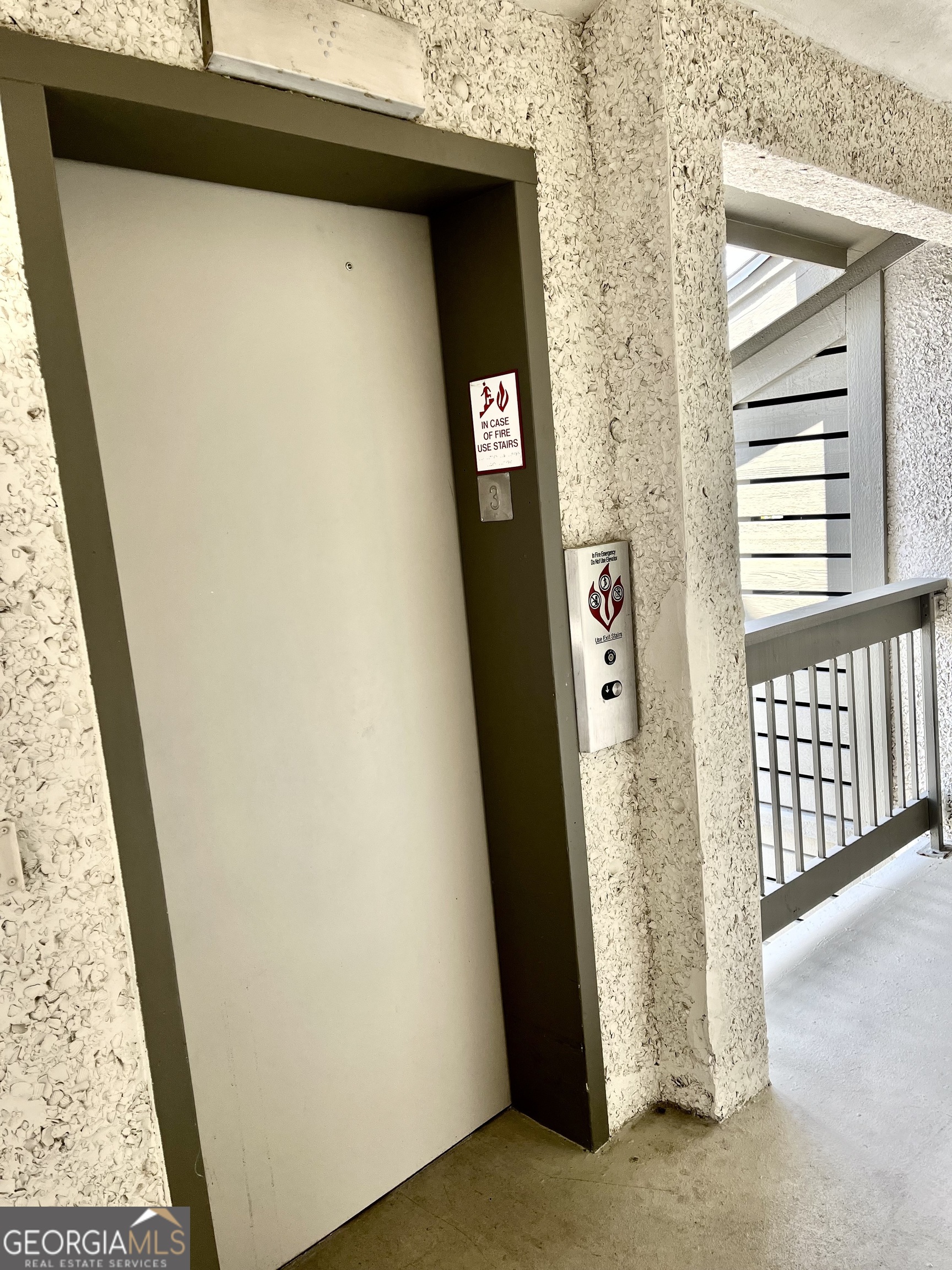 372 Moss Oak Circle St. Simons, GA 31522 - Photo 43 of 44 a view of front door