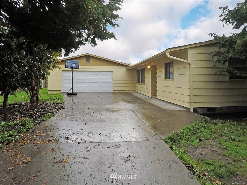 272 Gunn Road Port Angeles, WA 98362 - Photo 1 of 25