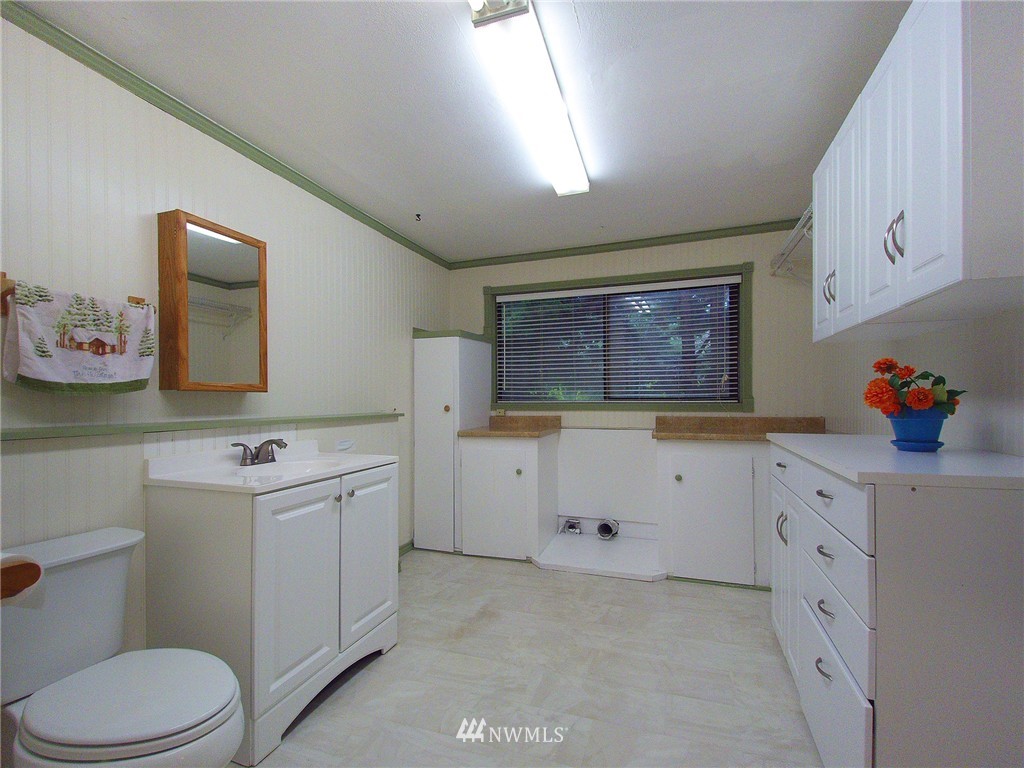 272 Gunn Road Port Angeles, WA 98362 - Photo 9 of 25
