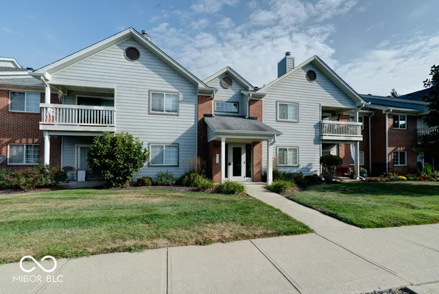 $178,000 | 8112 Glenwillow Lane, Unit 102, Indianapolis, IN 46278