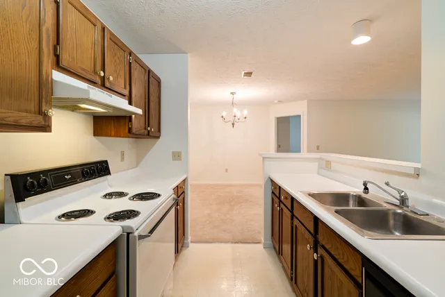 $178,000 | 8112 Glenwillow Lane, Unit 102, Indianapolis, IN 46278