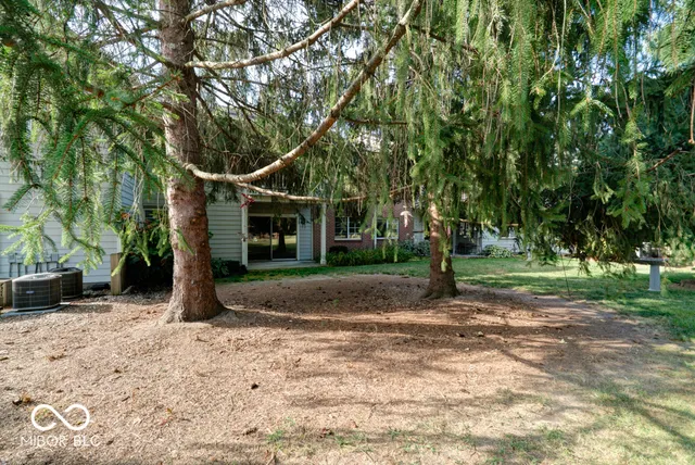 $178,000 | 8112 Glenwillow Lane, Unit 102, Indianapolis, IN 46278