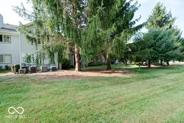$178,000 | 8112 Glenwillow Lane, Unit 102, Indianapolis, IN 46278