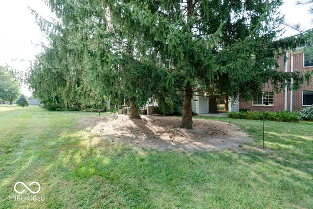 $178,000 | 8112 Glenwillow Lane, Unit 102, Indianapolis, IN 46278