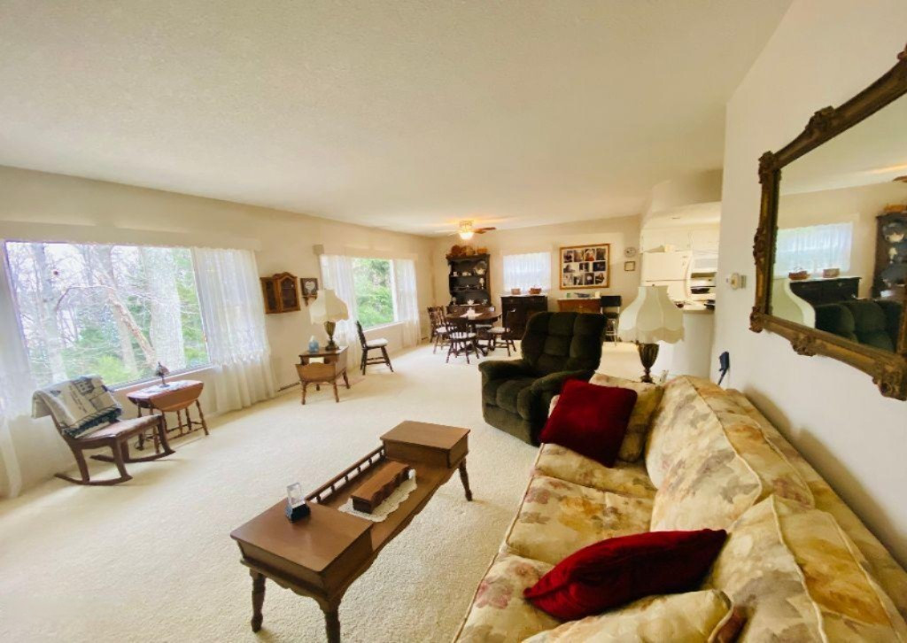 5710 Duck Lake Road Whitehall, MI 49461 - Photo 13 of 30 living room