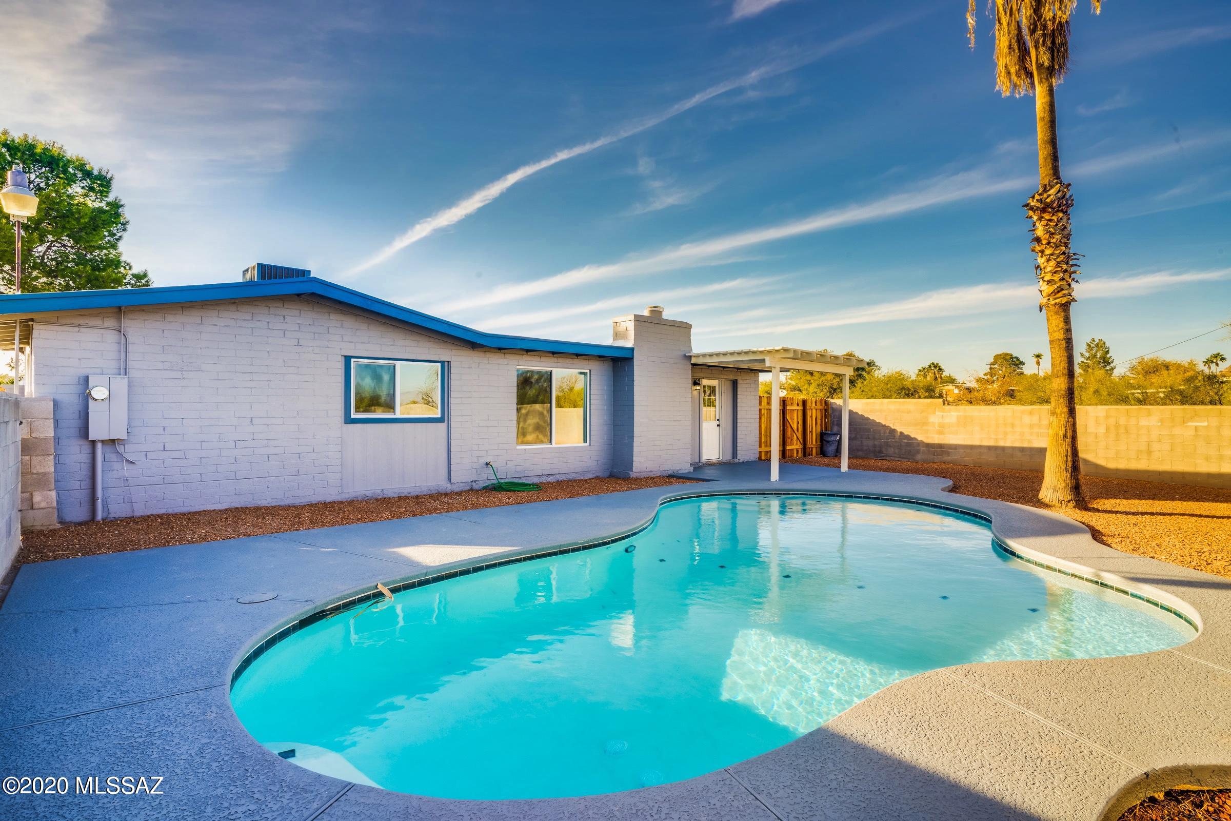3011 South Lands End Road Tucson, AZ 85713 - Photo 3 of 49